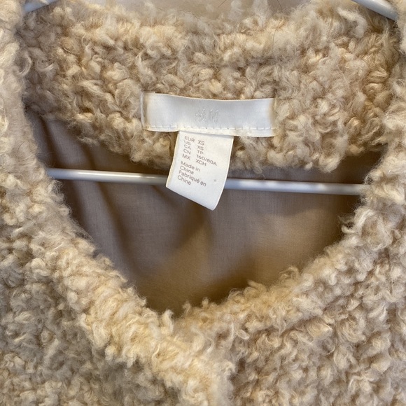 H&M sherpa vest brand new XS - Picture 2 of 3